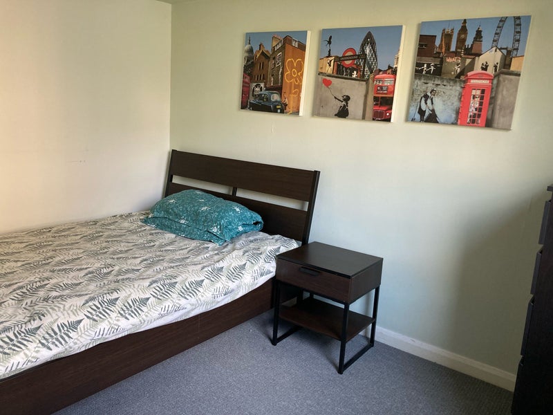 Spacious Room with Private Toilet and Great Views - student accommodation in Edinburgh - img_1