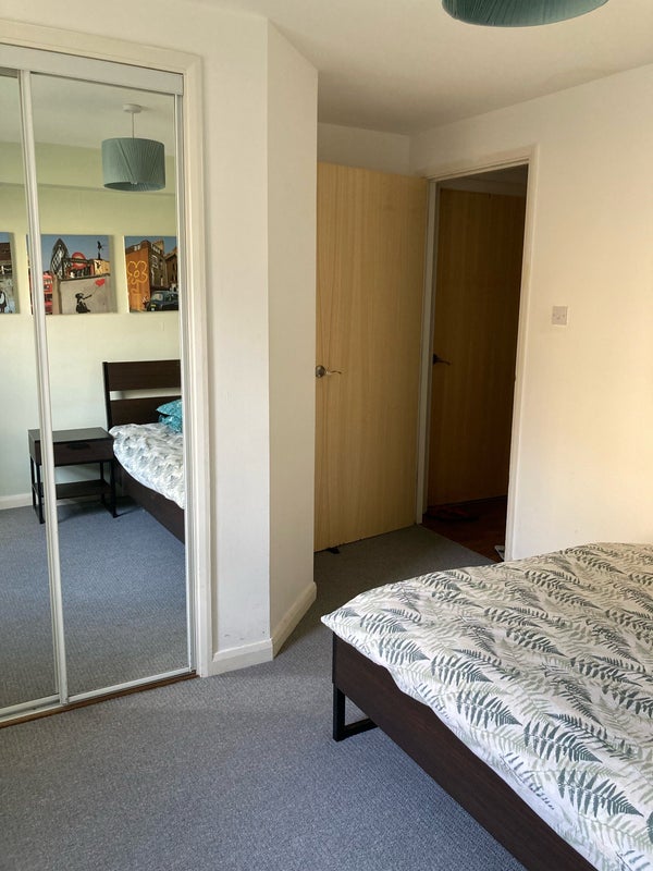 Spacious Room with Private Toilet and Great Views - student accommodation in Edinburgh - img_2