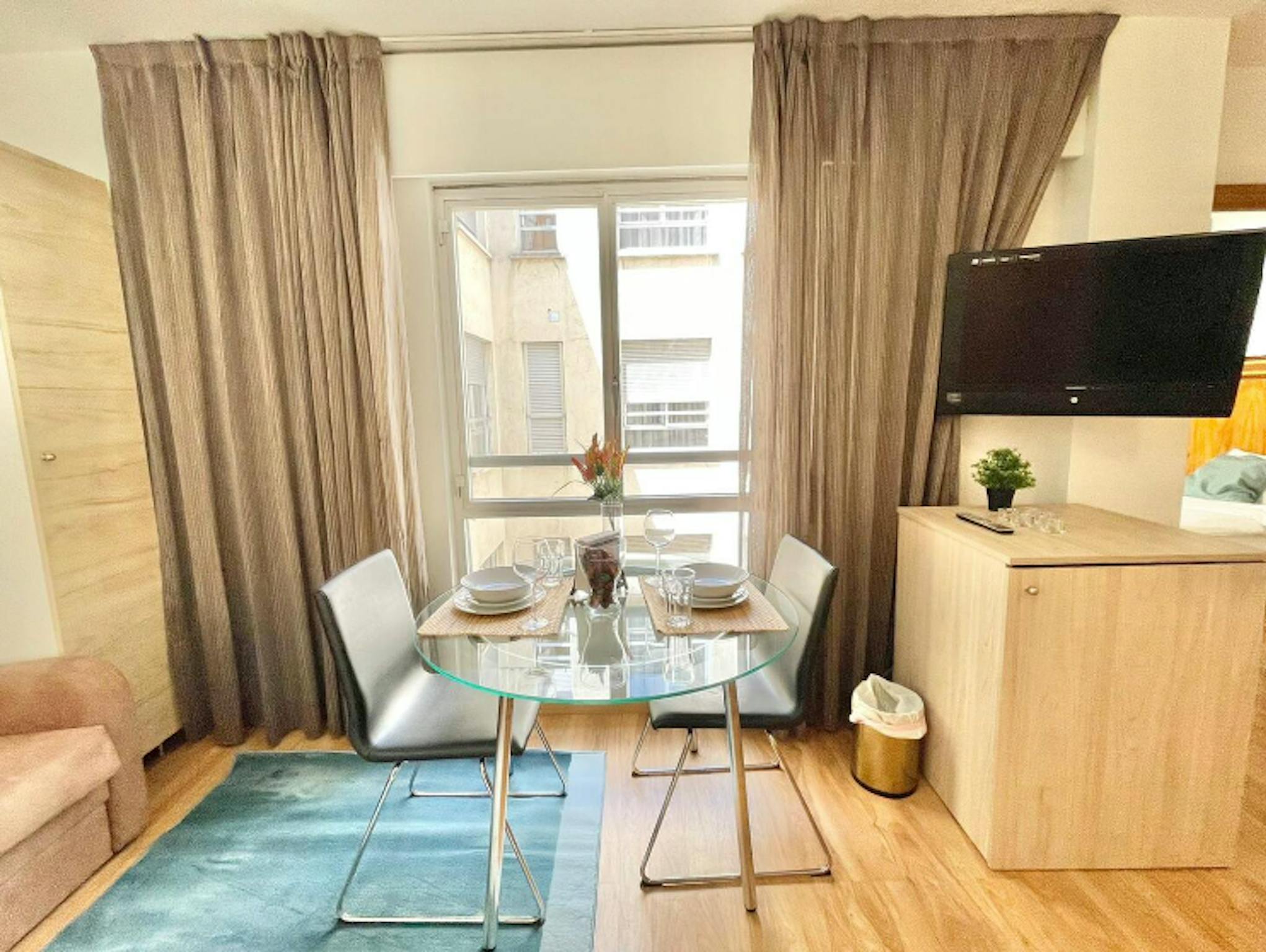 Amazing double bedroom close to Brondesbury Overground Station - student accommodation in London - img_4