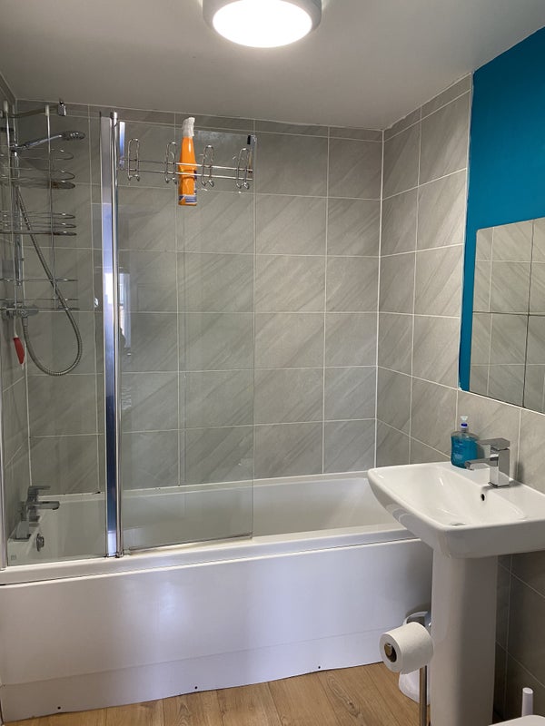 Double Room with Adjacent Bathroom student accommodation in Exeter - img_6