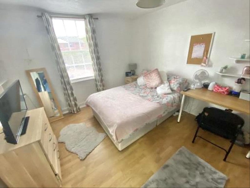 Student Room available - student accommodation in St John's - img_1