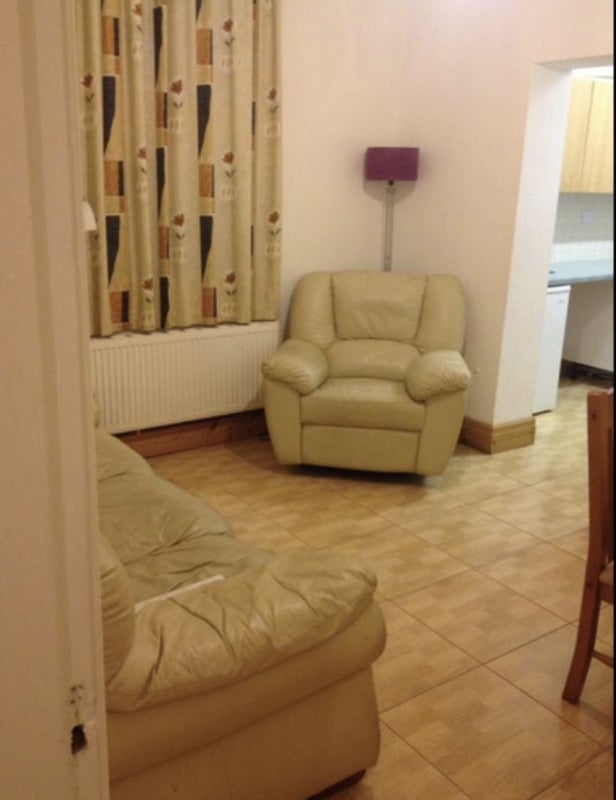 Students ONLY rooms available - student accommodation in Preston - img_3