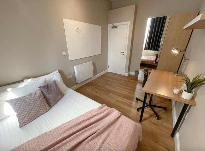 Students -  Stunning City Centre Flat Share - student accommodation in Liverpool City Centre - img_2