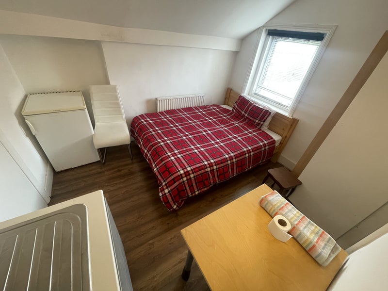 Studio flat for rent  within a Victorian building. - student accommodation in Hackney - img_1