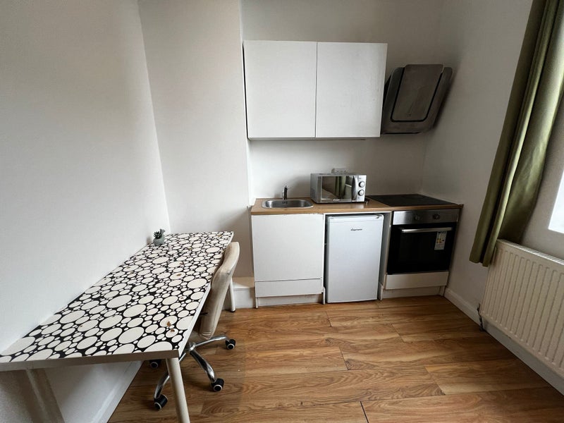Studio Flat Inc Bills - student accommodation in Liverpool City Centre - img_5