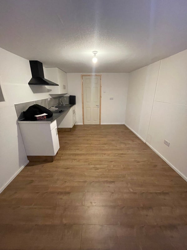 New Ensuite Room In Enfield To Let | To 03/09 student accommodation in Enfield - img_2