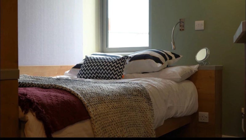 Studio room available - student accommodation in Commercial Road - img_1