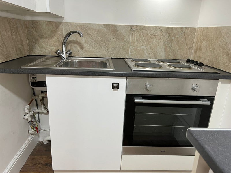 Studio to Rent - student accommodation in Sutton - img_1