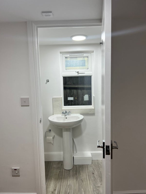 Studio to Rent - student accommodation in Sutton - img_4