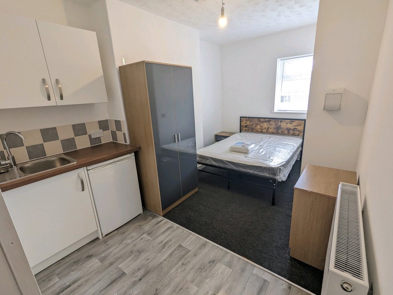 Studio with en-suite and kitchenette - student accommodation in Ashington - img_1
