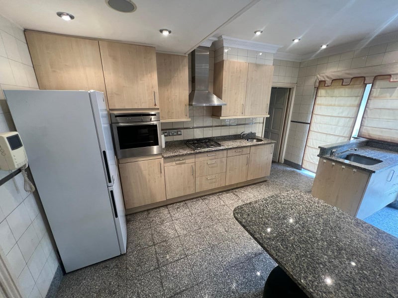  Stunning 6-Bedroom House to Share  in Hendon  - student accommodation in Hendon Central - img_9