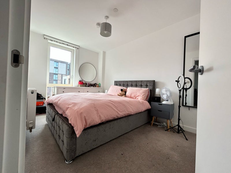 accommodation/stunning-6th-floor-apartment-minutes-to-deansgate/13082024_91545477.jpg