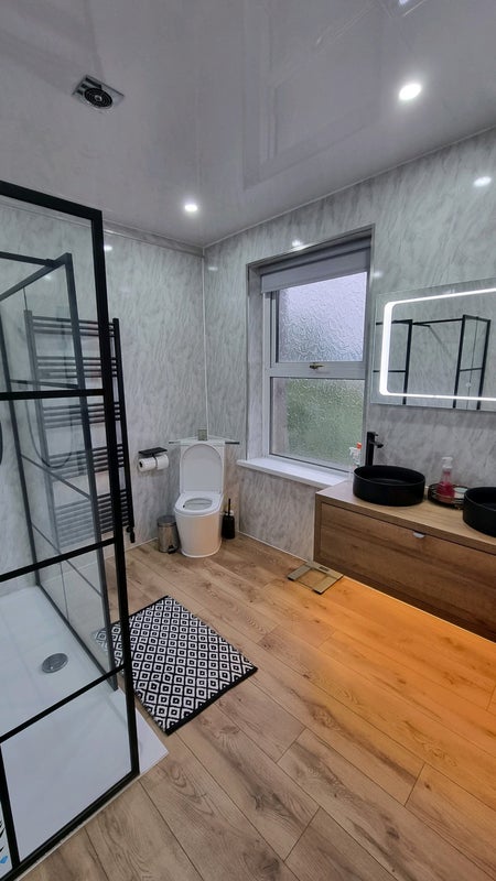 Stunning double bedroom on beautiful house - student accommodation in Pontypridd - img_2