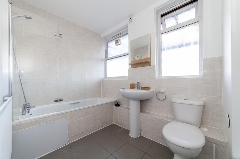 Stunning Double For Couples in Prime Location  - student accommodation in Fulham Broadway - img_7