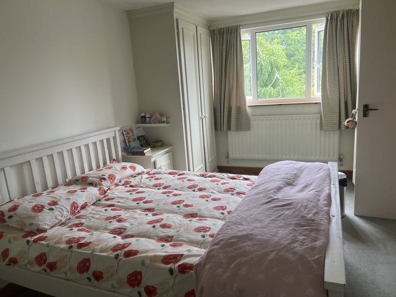 Spacious double room top level flat with balcony student accommodation in South Woodford - img_5