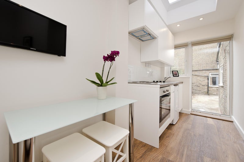 Stunning Furnished Studio Flats Available Sep/Oct. - student accommodation in Shepherds Bush - img_13