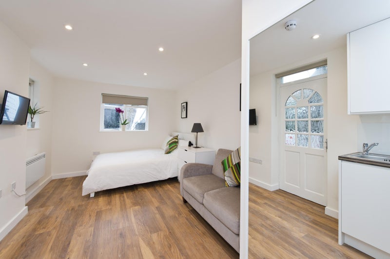 Stunning Furnished Studio Flats Available Sep/Oct. - student accommodation in Shepherds Bush - img_7