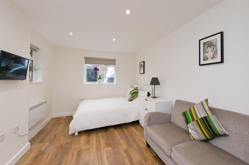 Stunning Furnished Studio Flats Available Sep/Oct. - student accommodation in Shepherds Bush - img_3