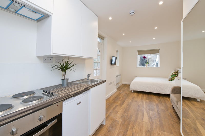 Stunning Furnished Studio Flats Available Sep/Oct. - student accommodation in Shepherds Bush - img_4