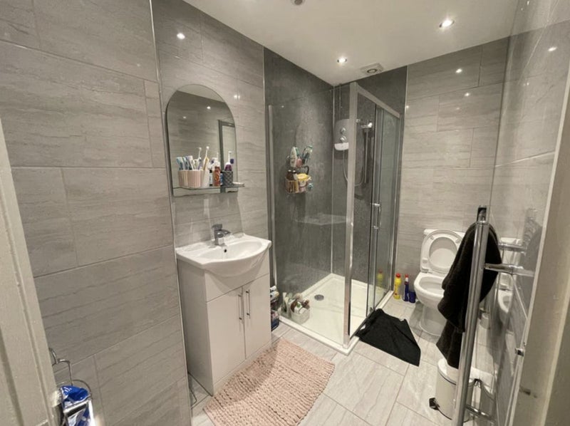 Stunning  New  Build  House  on  Russel  Road,  L18 - student accommodation in Mossley Hill - img_3
