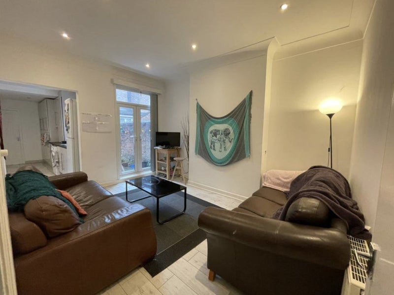 Stunning  New  Build  House  on  Russel  Road,  L18 - student accommodation in Mossley Hill - img_4