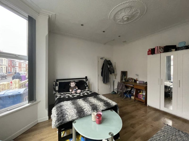 Stunning  New  Build  House  on  Russel  Road,  L18 - student accommodation in Mossley Hill - img_6