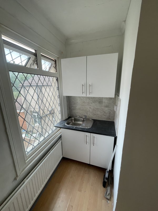 Stunning Studio Flat to rent in Ealing W13 - student accommodation in Ealing - img_2