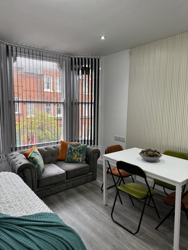 Suitable for couples large Luxury en-suite - student accommodation in Leicester - img_2