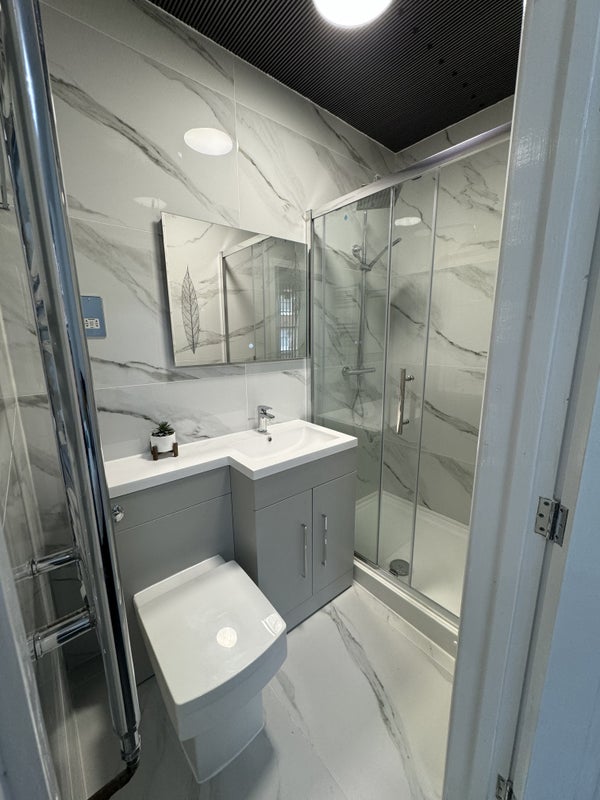 Suitable for couples large Luxury en-suite - student accommodation in Leicester - img_7