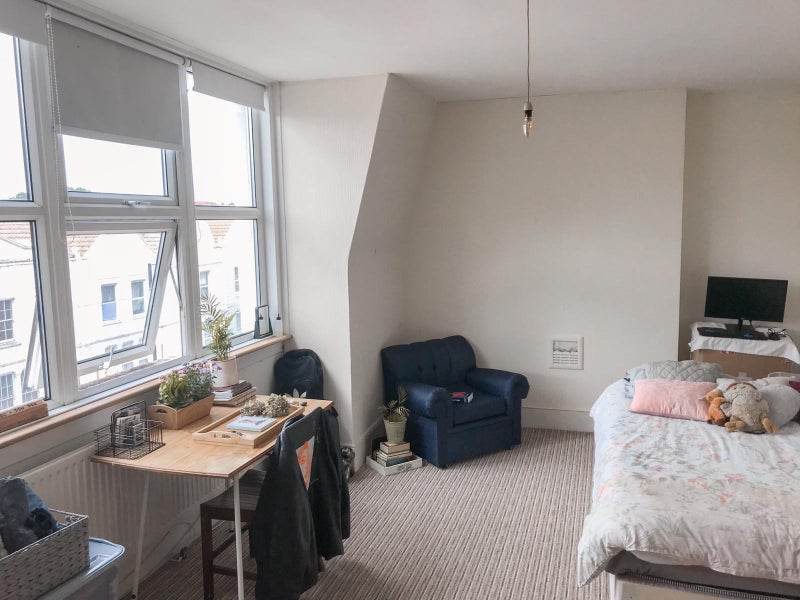 Sunny and massive room in a quiet and clean flat - student accommodation in Harringay - img_1