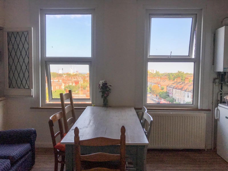 Sunny and massive room in a quiet and clean flat - student accommodation in Harringay - img_4