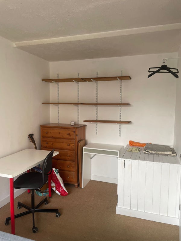 Sunny double room - student accommodation in Stoke Newington - img_1