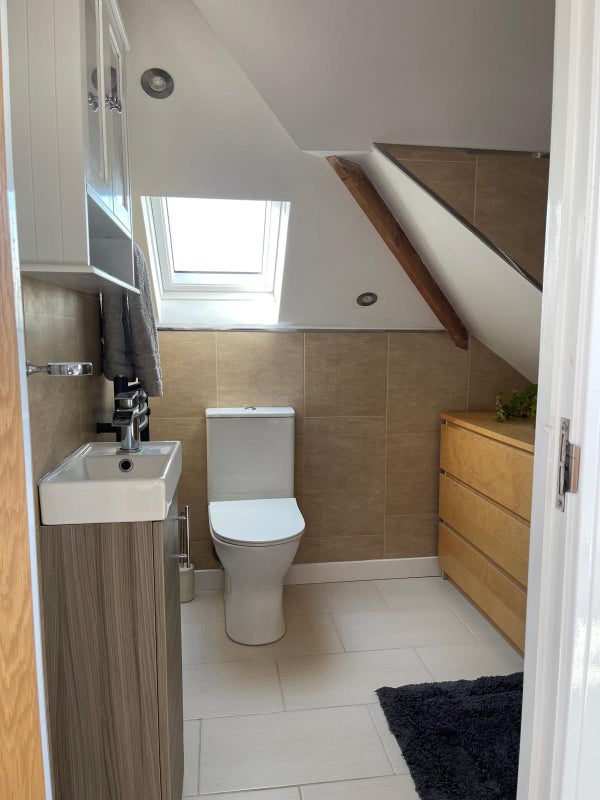 Superb double room  in clean, friendly  home - student accommodation in Langford - img_2