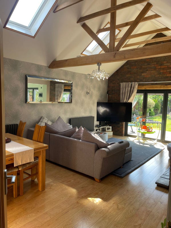 Superb double room  in clean, friendly  home - student accommodation in Langford - img_4