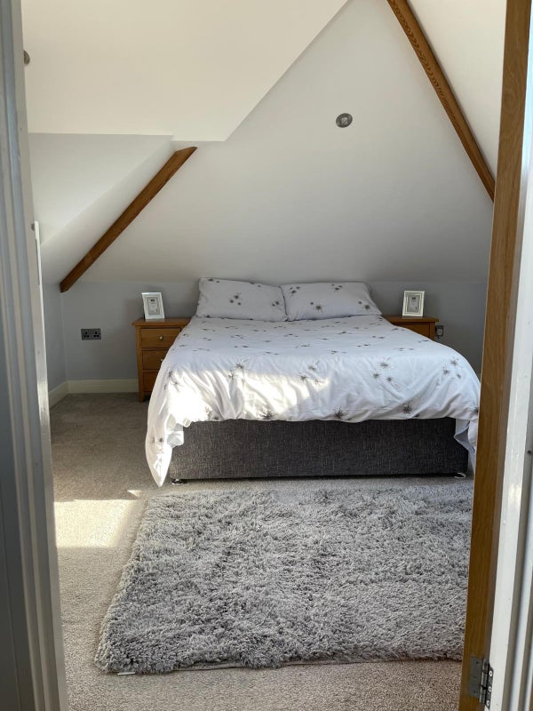 Superb double room  in clean, friendly  home - student accommodation in Langford - img_7