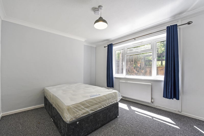 accommodation/superb-modern-bedrooms-wavell-way/13082024_92479266.jpg