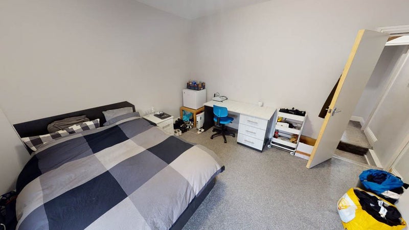 Tenancy takeover - student accommodation in Headingley - img_3