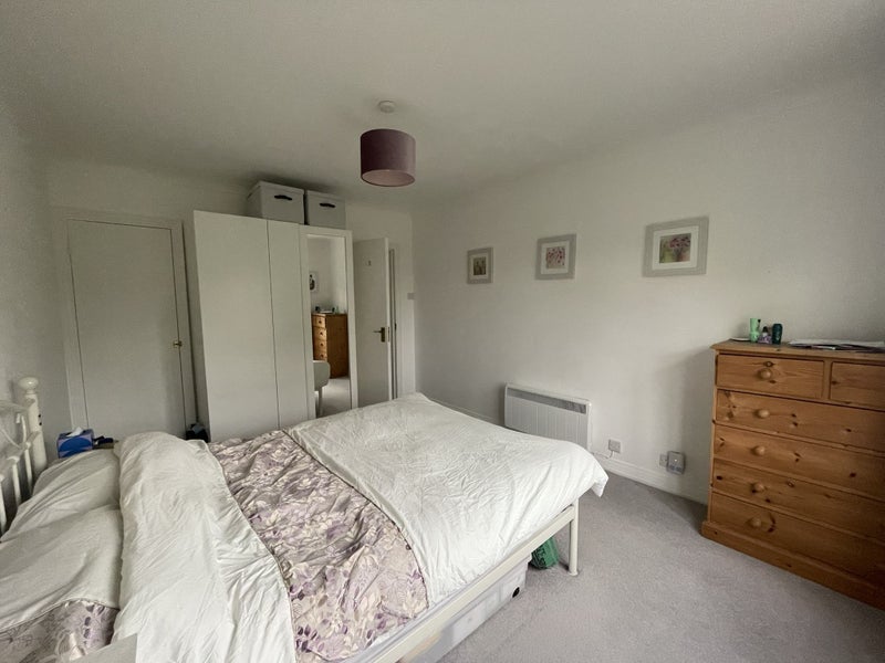 Top floor large double room overlooking Thames - student accommodation in Kingston Upon Thames - img_1