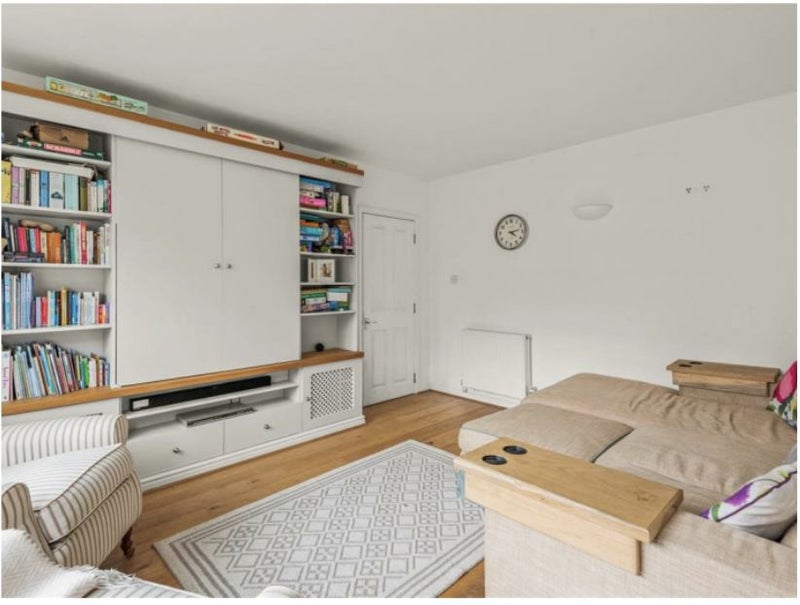 Totnes spacious double bedroom with own bathroom - student accommodation in Totnes - img_3