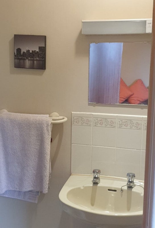 Two beautiful double rooms to rent - student accommodation in Efailwen - img_4