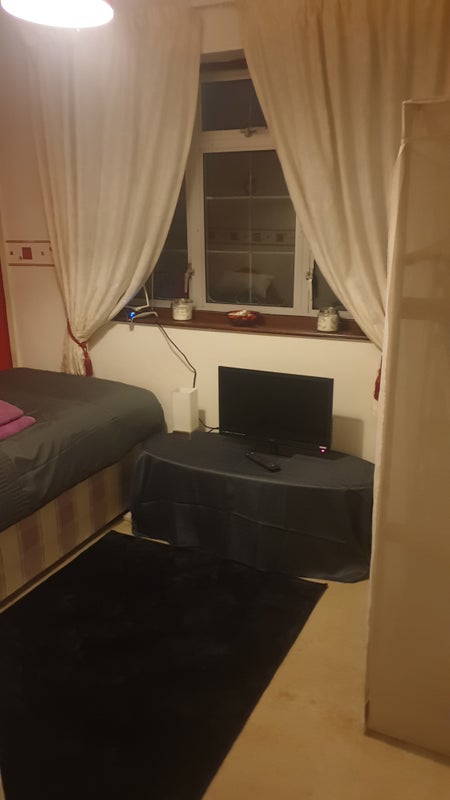 Two beautiful double rooms to rent - student accommodation in Efailwen - img_6