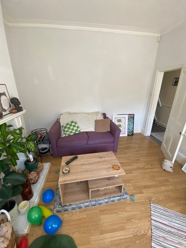 Large Room in friendly Victorian 4-Bed Houseshare student accommodation in Levenshulme - img_4