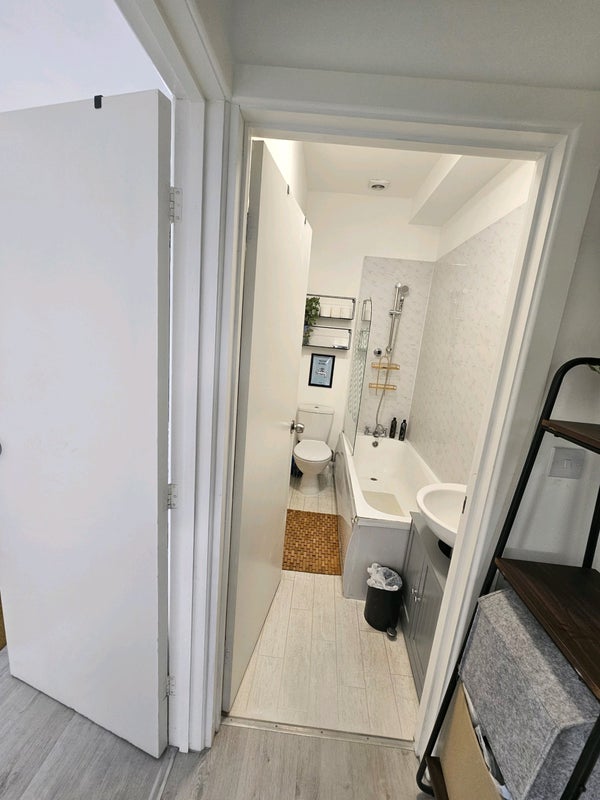 Two Double Rooms - student accommodation in Twickenham - img_4