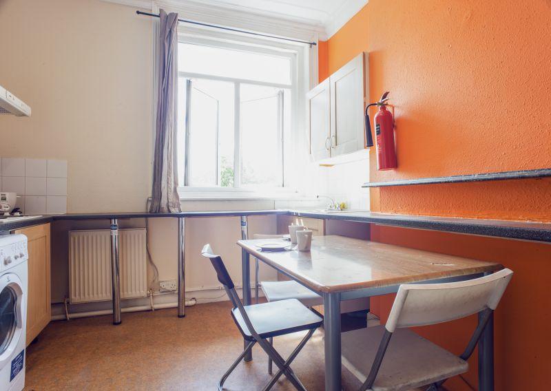 Amazing double bedroom close to Brondesbury Overground Station - student accommodation in London - img_13