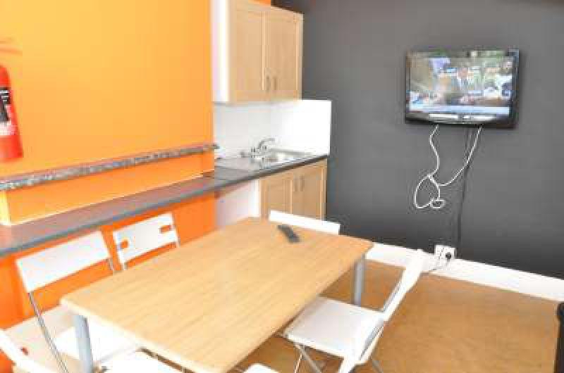 Amazing double bedroom close to Brondesbury Overground Station - student accommodation in London - img_14