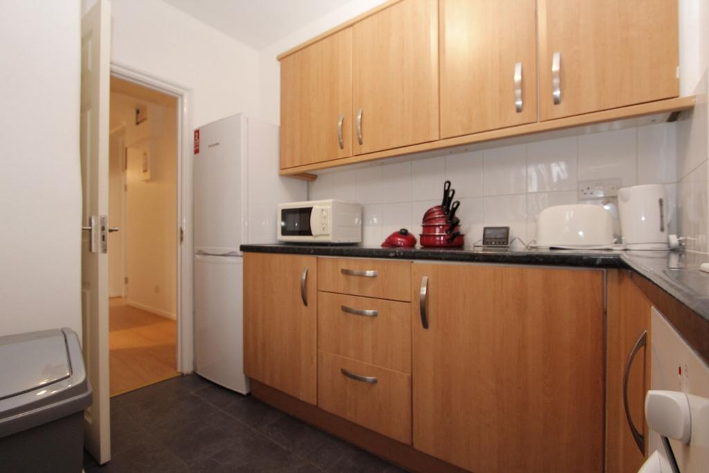 Big double bedroom not far from White City tube station - student accommodation in London - img_3