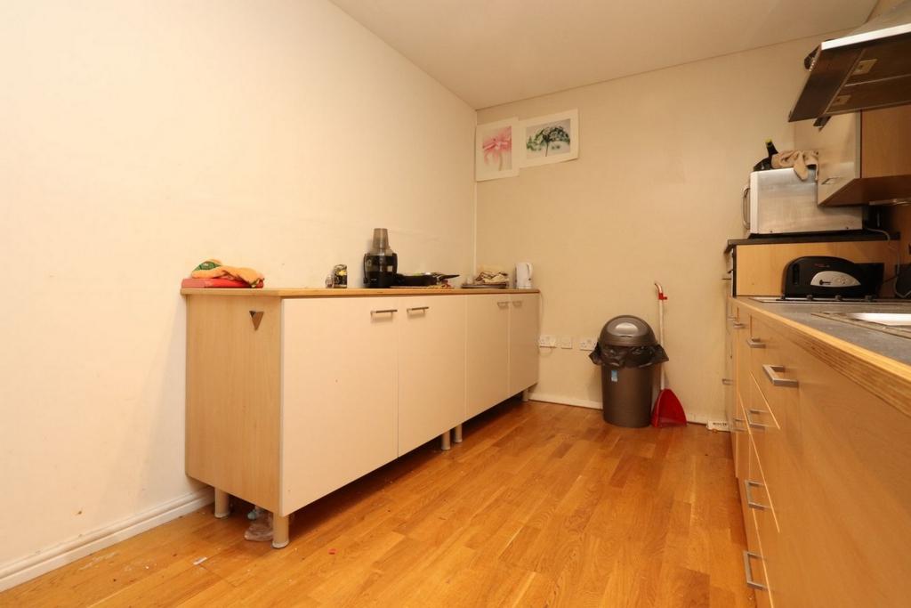 Bright double bedroom close to Westcombe Park train station - student accommodation in London - img_12