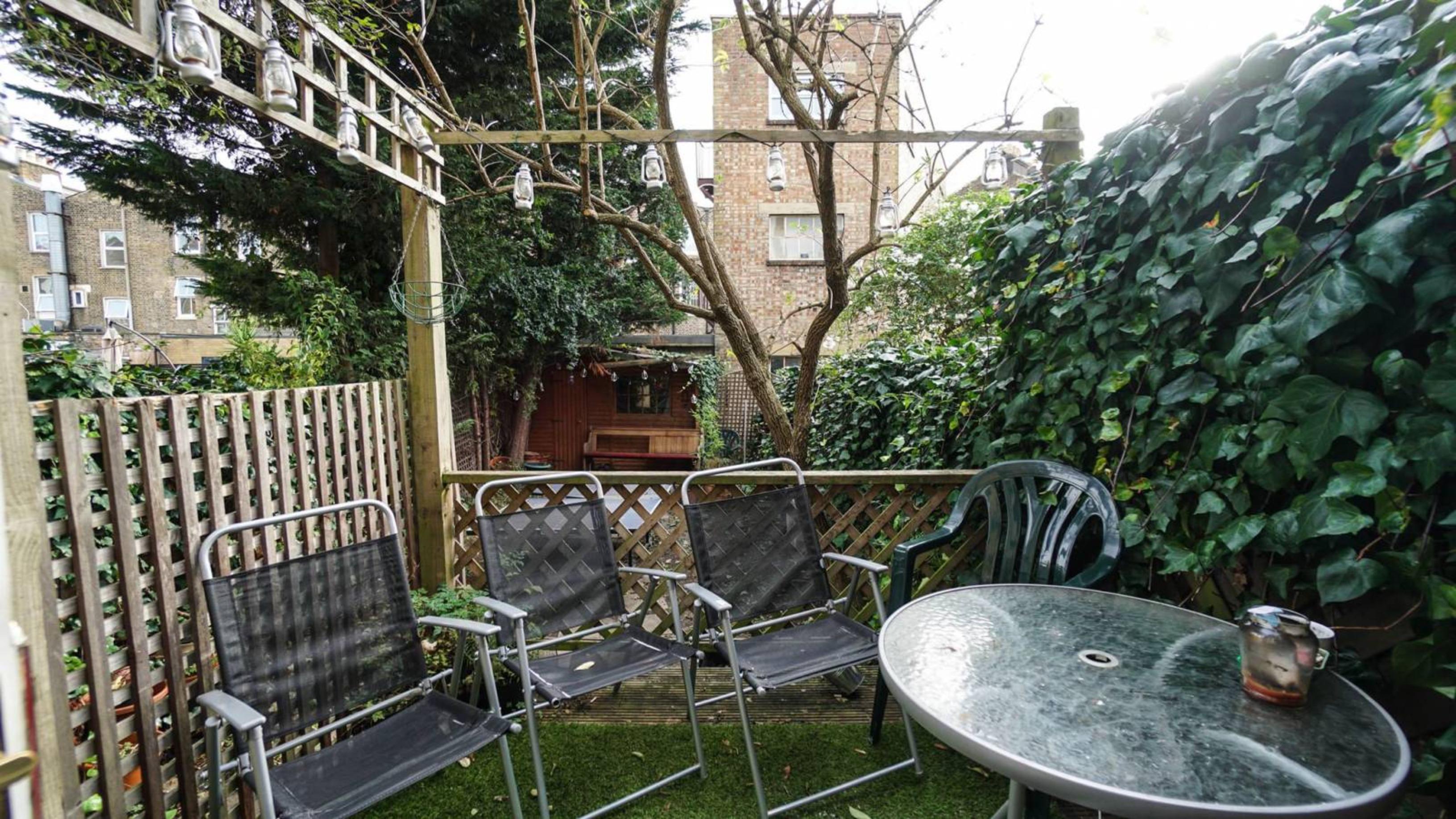Bright double bedroom in Hackney - student accommodation in London - img_7
