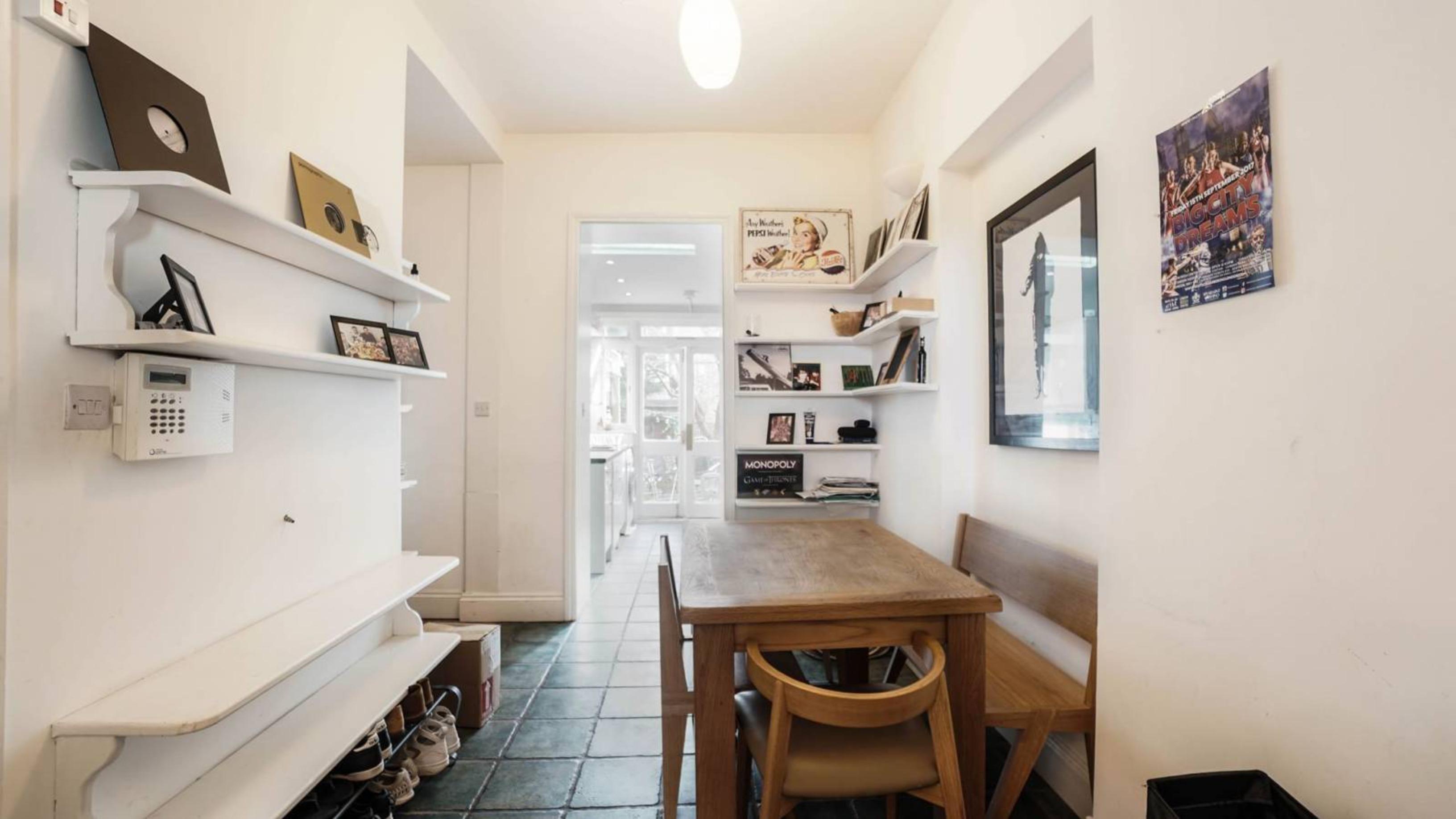 Cosy double bedroom close to London Fields Overground station - student accommodation in London - img_3
