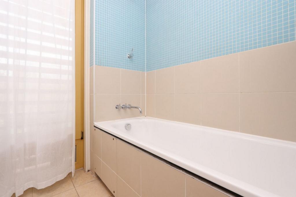 Double bedroom in a 4-bedroom flat, in Greenwich - student accommodation in London - img_9